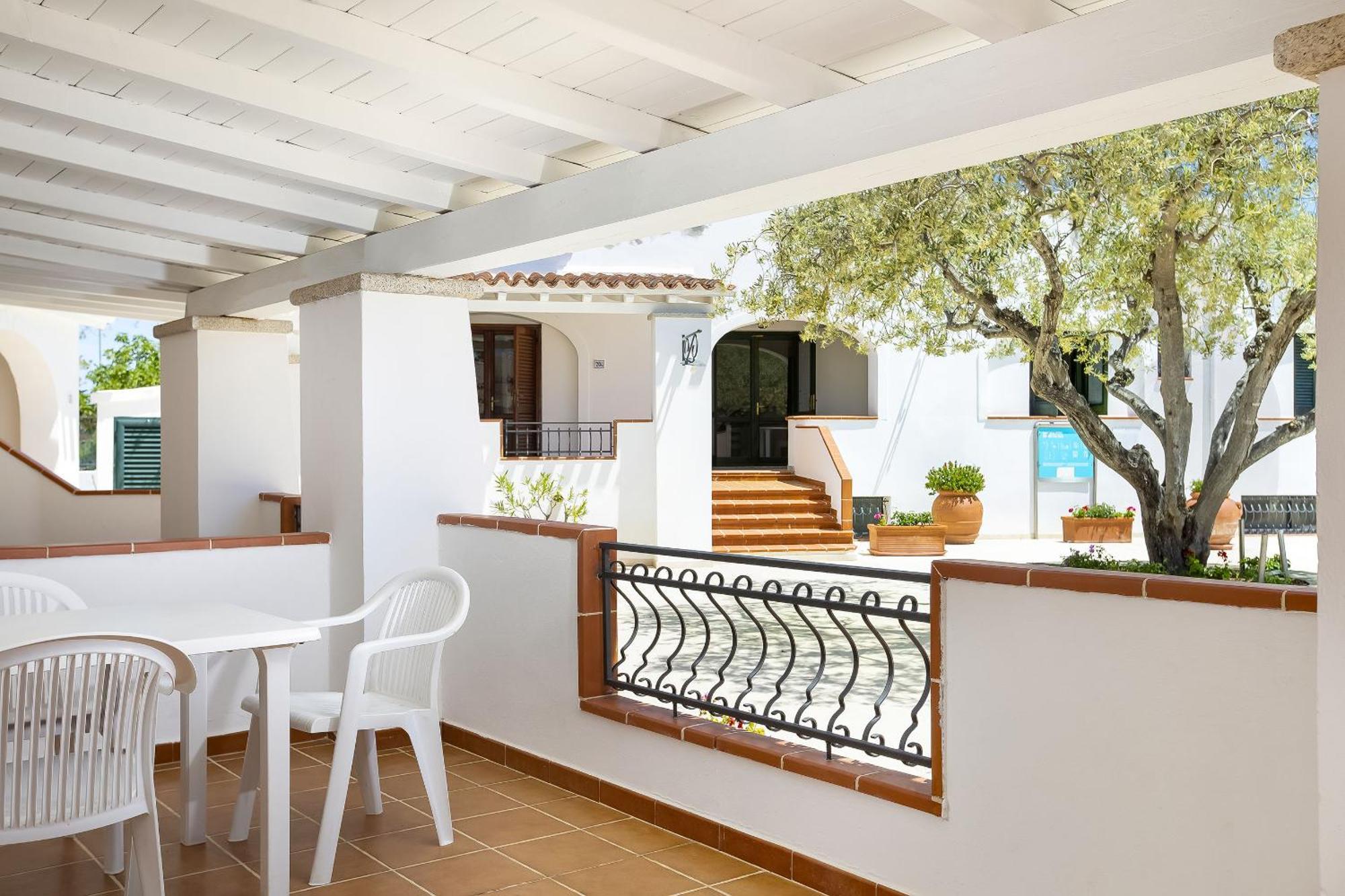 Alba Dorata Resort Cala Liberotto Exterior photo