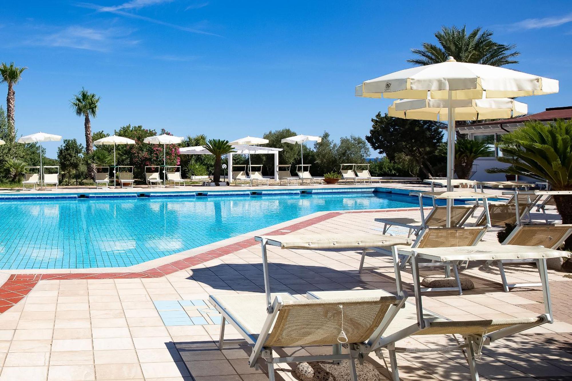 Alba Dorata Resort Cala Liberotto Exterior photo